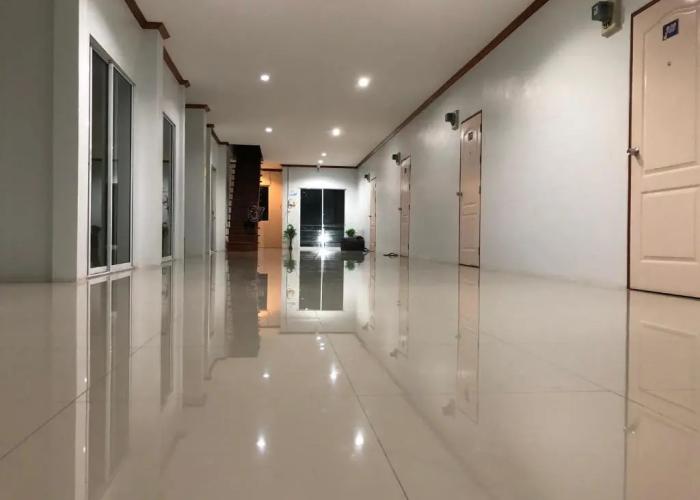 Hotel Baansrisuthum