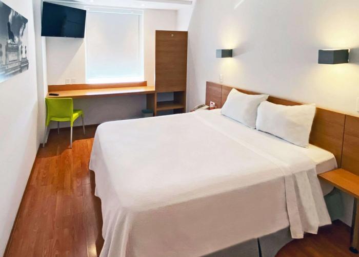 Sleep Inn Leon Antares Hotel