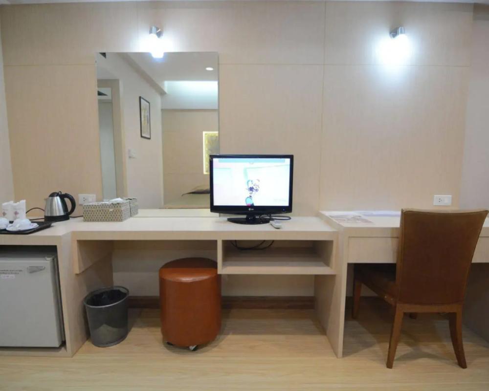 фото Charoen Hotel