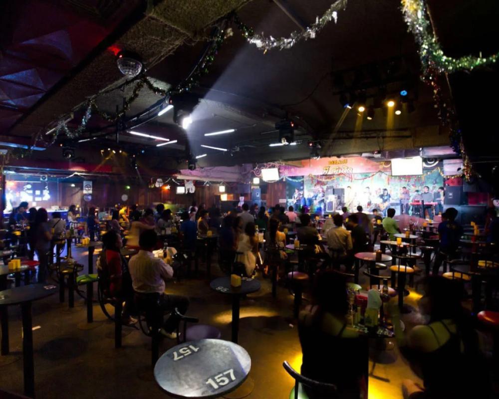 фото Charoen Hotel