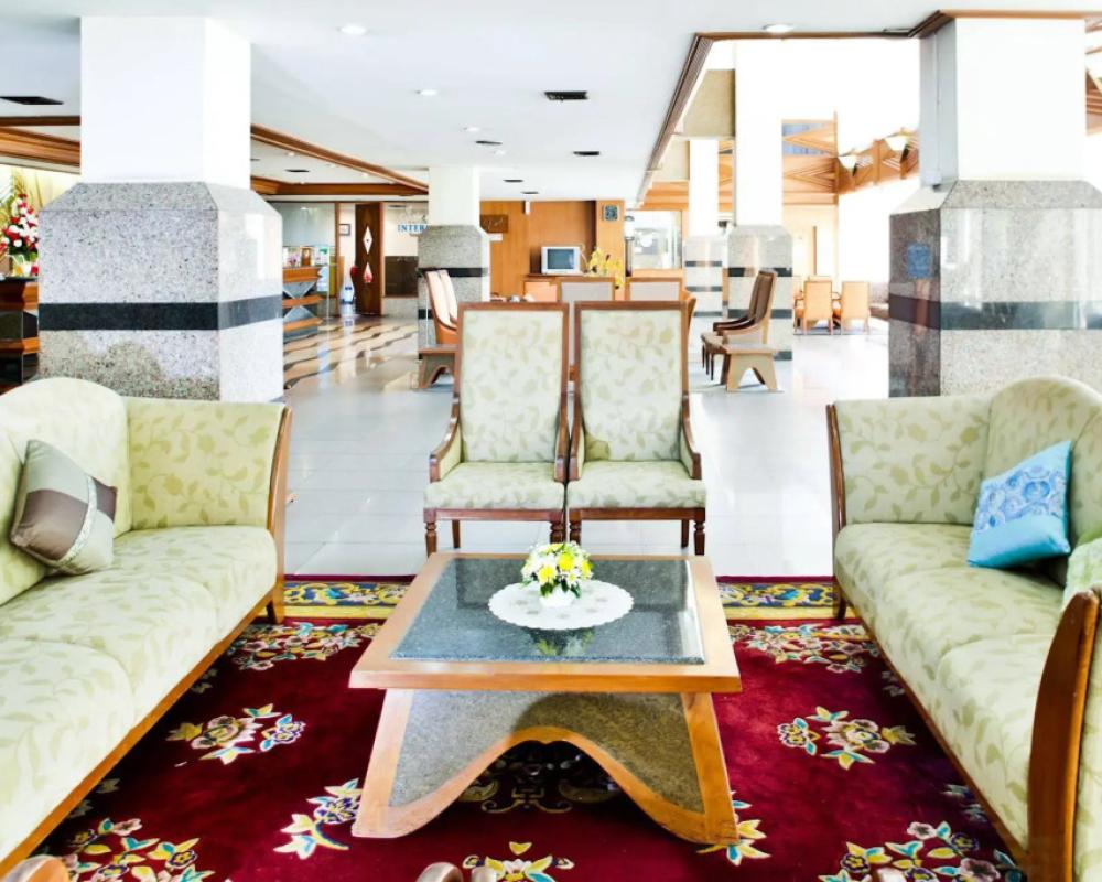 фото Charoen Hotel