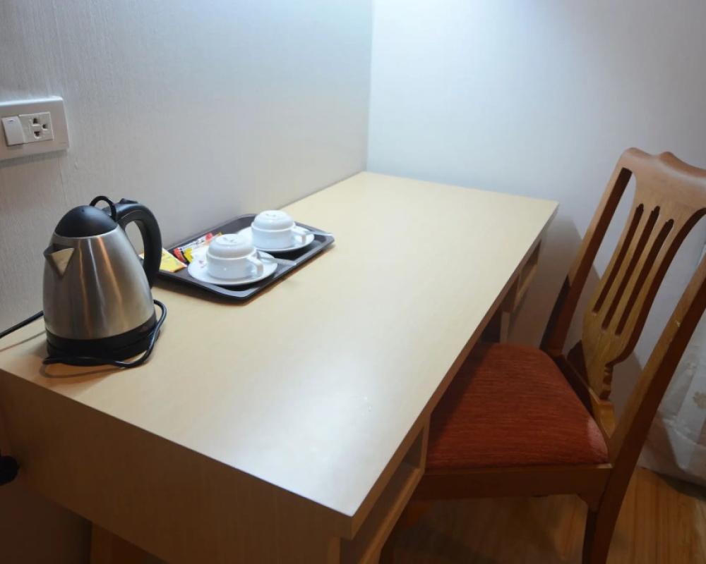 фото Charoen Hotel