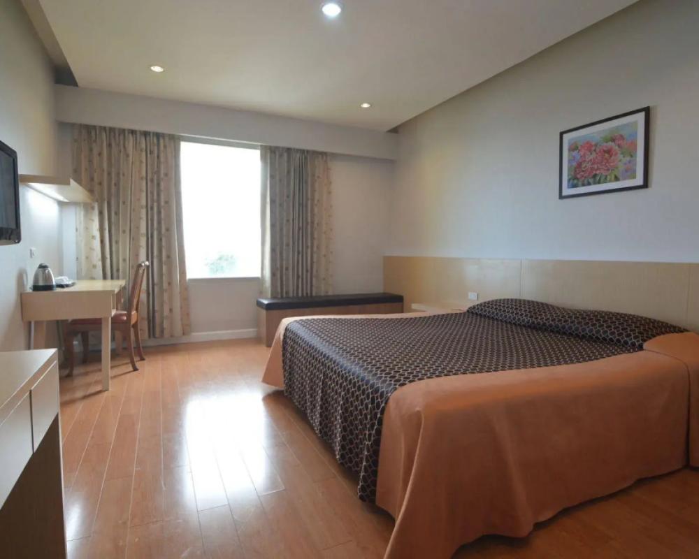 фото Charoen Hotel