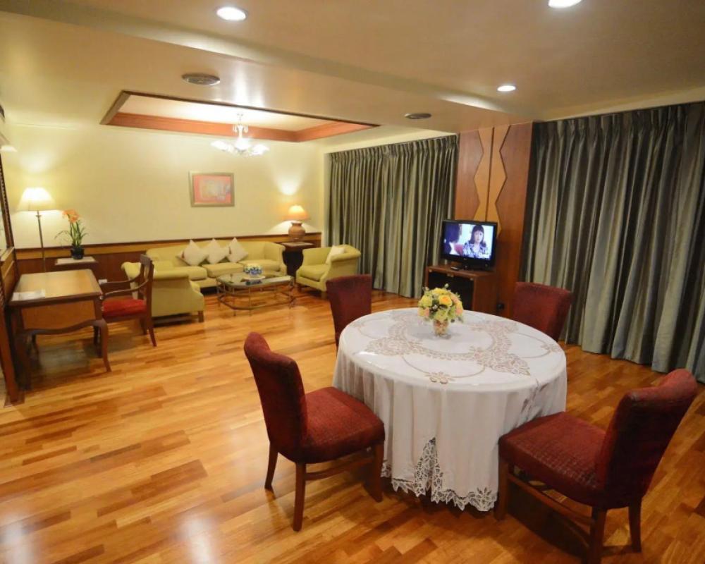 фото Charoen Hotel