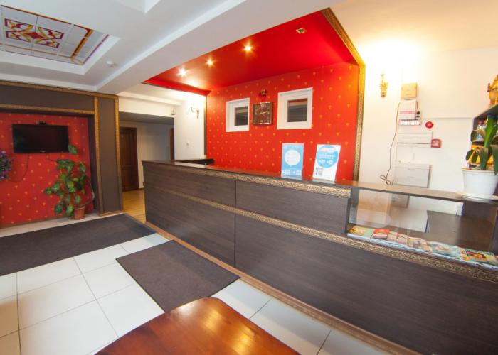 Red Hotel