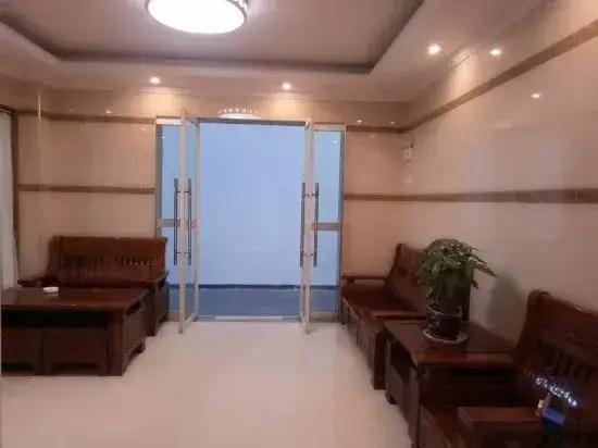 Rongxian Qiaoxiang Hotel