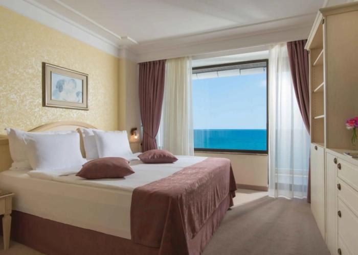Palace Hotel - Sunny Day Resort