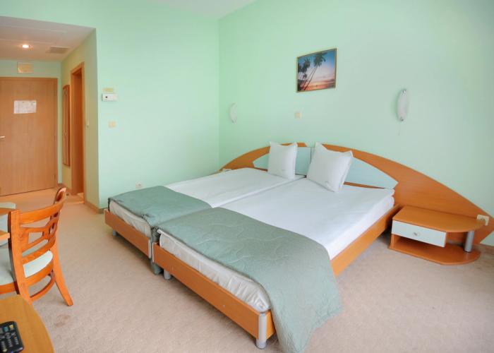 Palm Beach Golden Sands Hotel