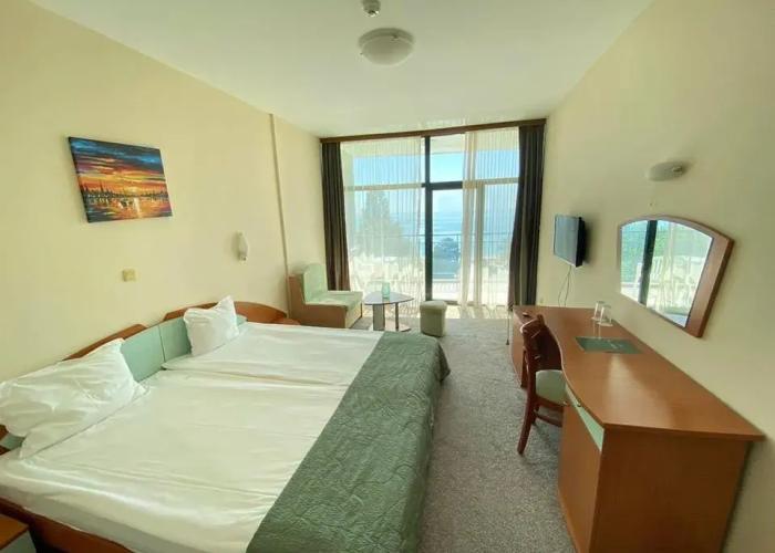 Palm Beach Golden Sands Hotel