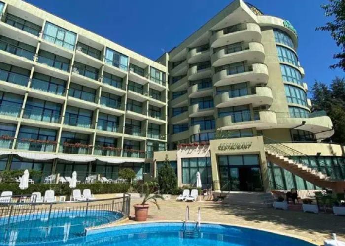 Palm Beach Golden Sands Hotel