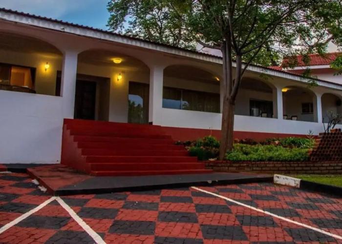 White House Lodge
