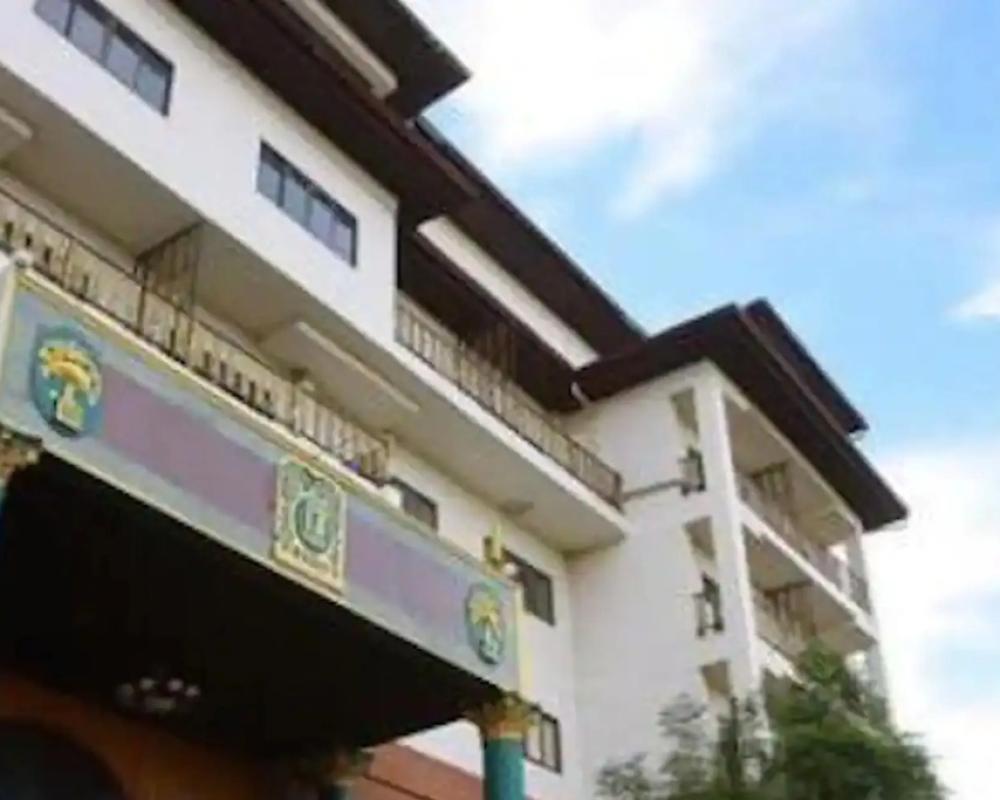 13 Coins Bangyai Hotel