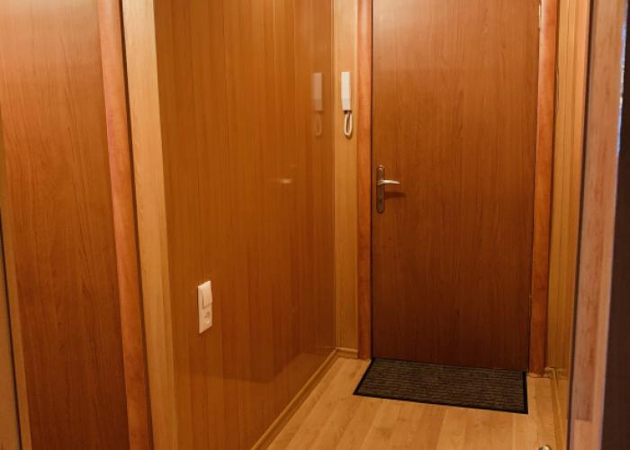 Uyutnye s Dvumya Izolirovannymi Komnatami Apartments