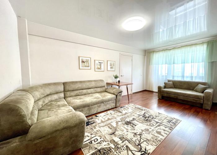 Apartamenty v Samom Tsentre Goroda na 3 Chelovek Ryadom DTYu i Voenkomat Flat