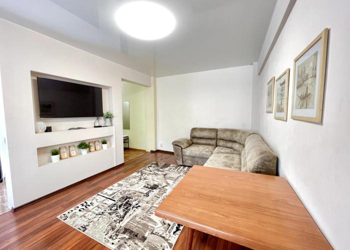 Apartamenty v Samom Tsentre Goroda na 3 Chelovek Ryadom DTYu i Voenkomat Flat