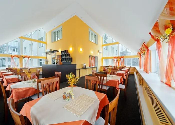Ukraina Hotel