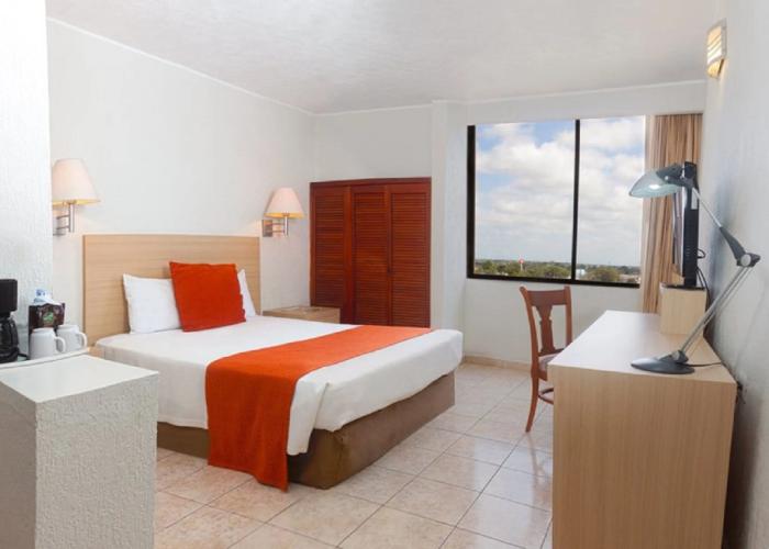Hotel & Suites Real del Lago