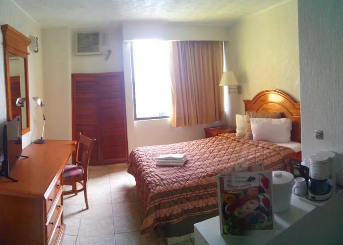 Hotel & Suites Real del Lago