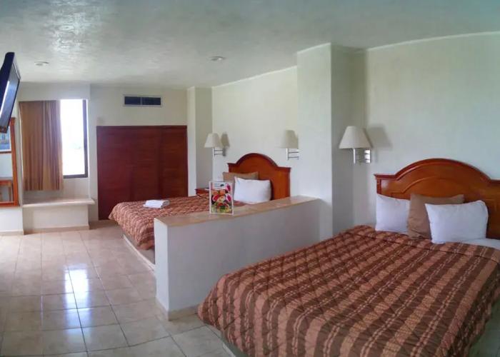 Hotel & Suites Real del Lago