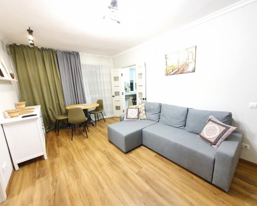 Na Metallistov Apartments