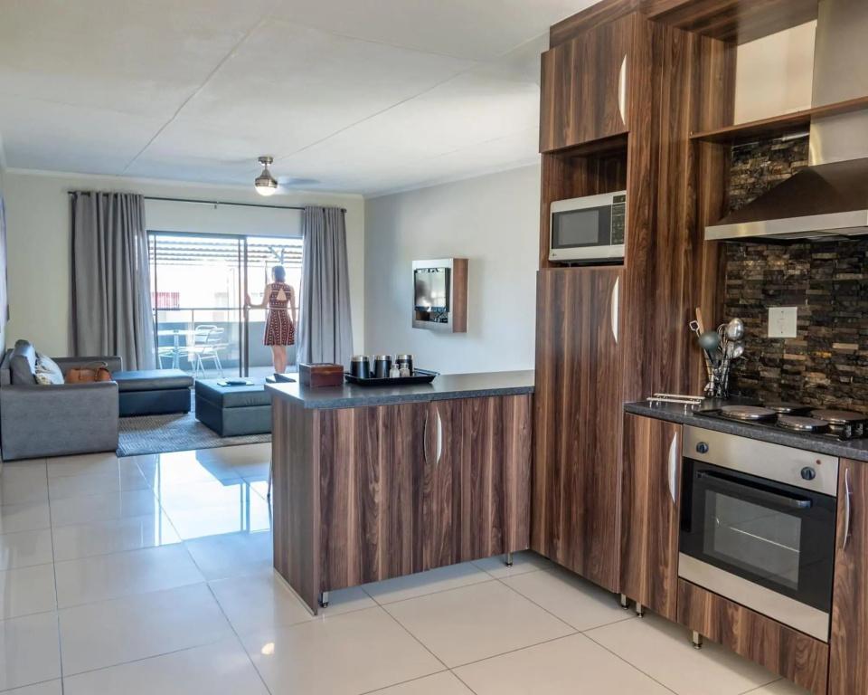 фото Hillside Executive Accommodation
