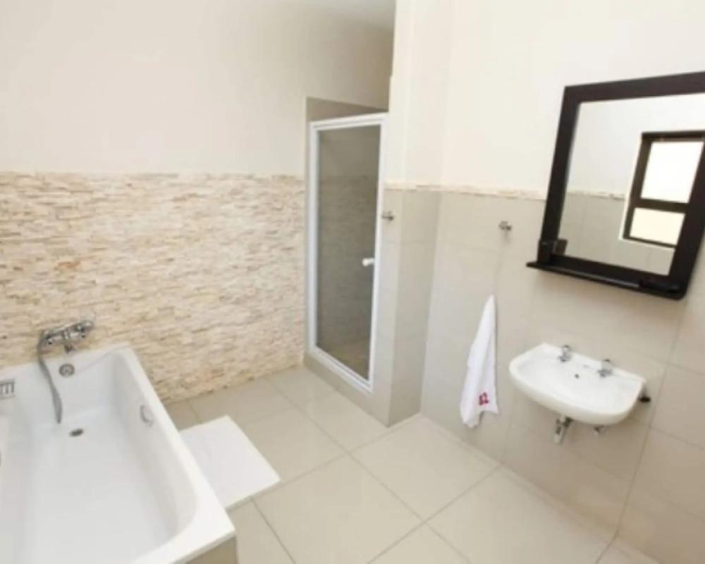 фото Hillside Executive Accommodation