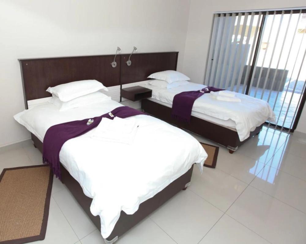 фото Hillside Executive Accommodation