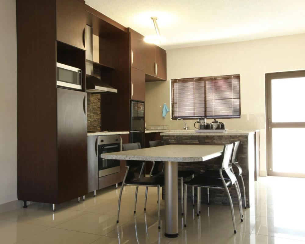 фото Hillside Executive Accommodation