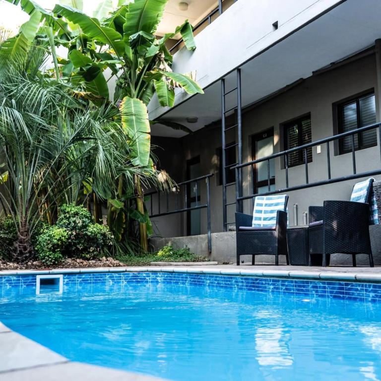 фото Hillside Executive Accommodation