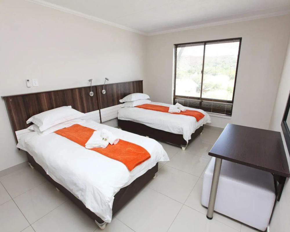 фото Hillside Executive Accommodation