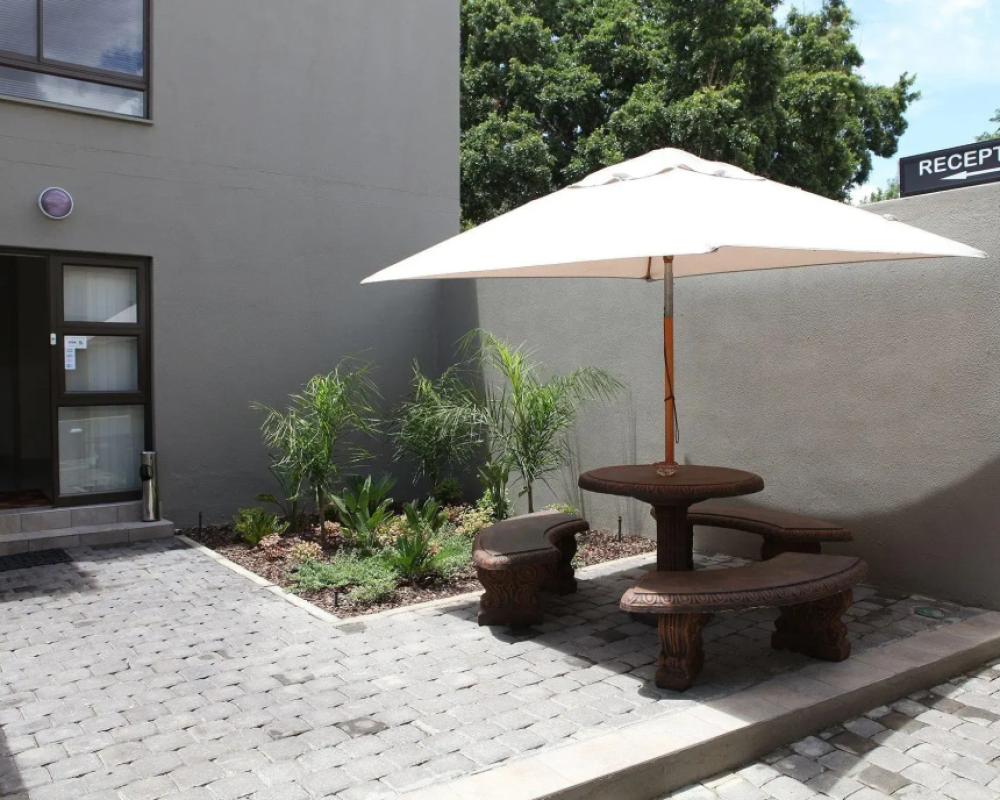 фото Hillside Executive Accommodation