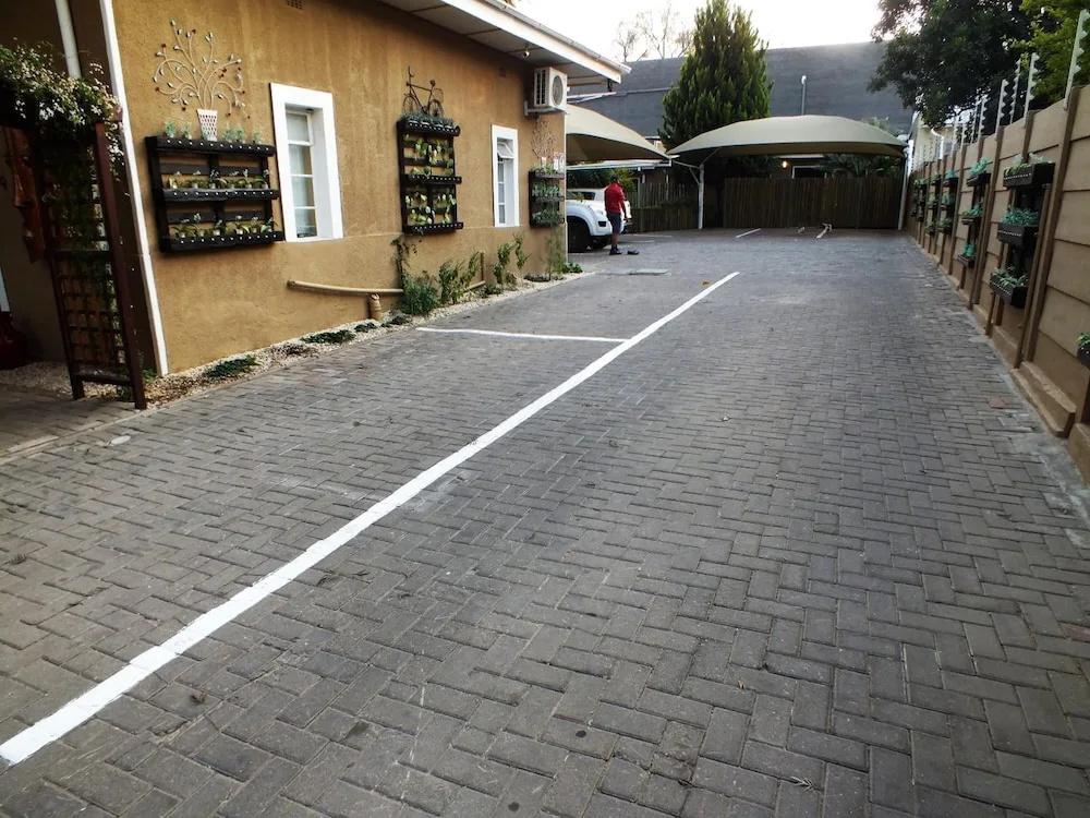 фото Uzuri Guesthouse
