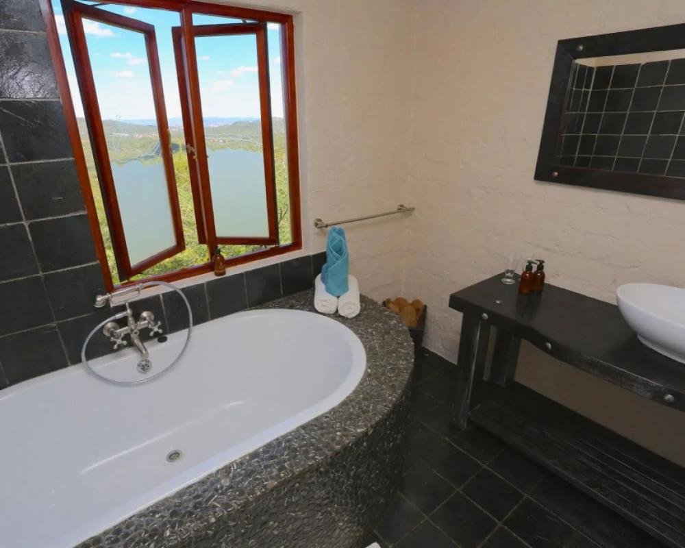фото River Crossing Lodge