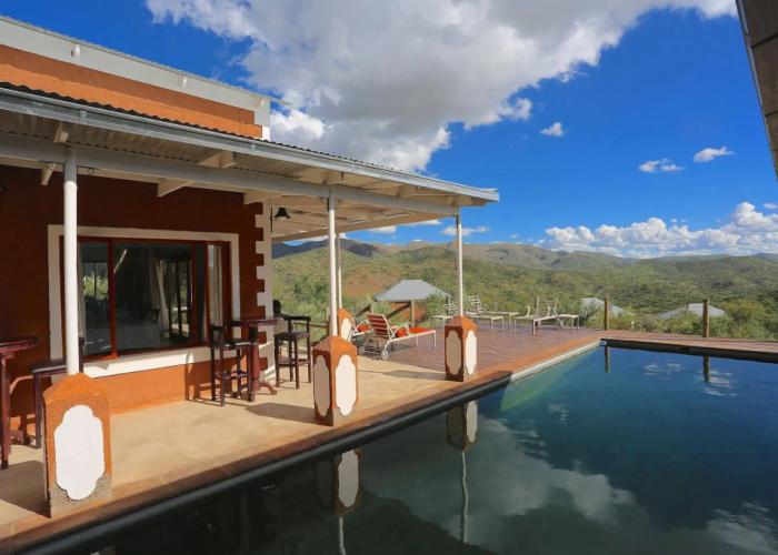 River Crossing Lodge
