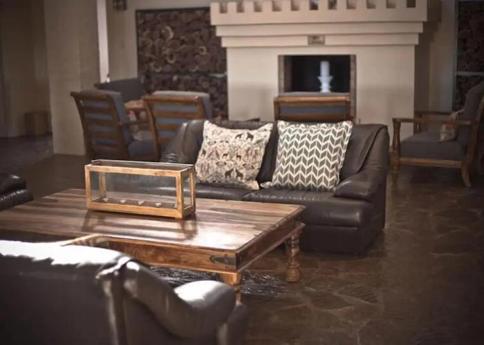 Sweet Thorn Retreat Airport Lodge