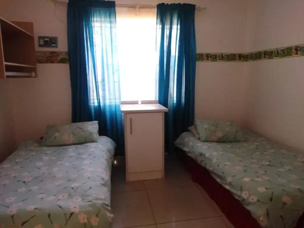 фото MC's Self Catering Accommodation