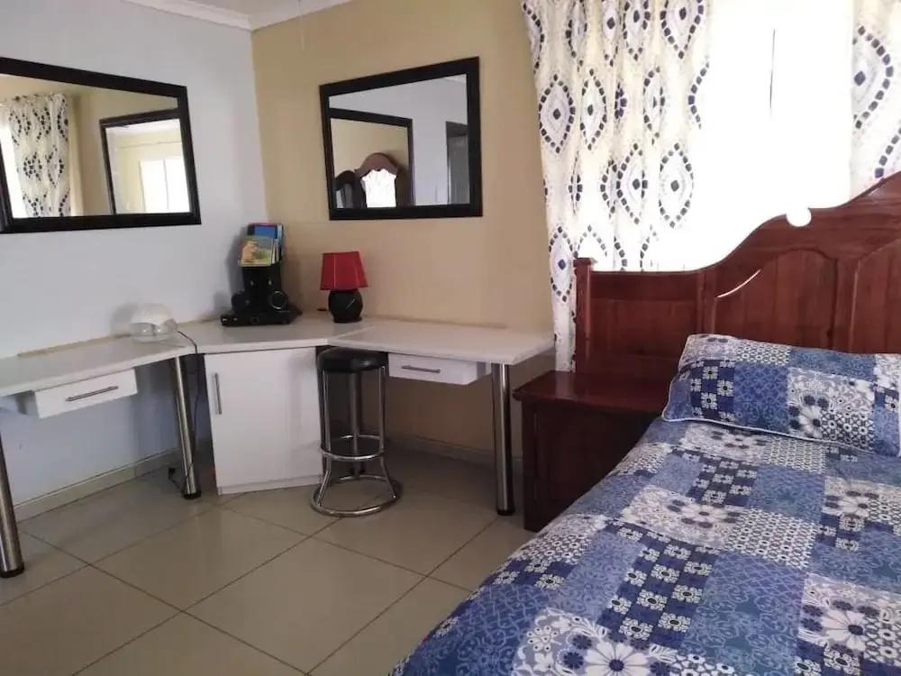фото MC's Self Catering Accommodation
