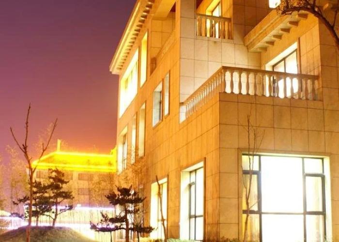 Tarshan Hotel