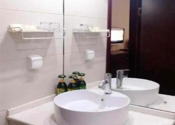 Weihai Huayu Business Hotel