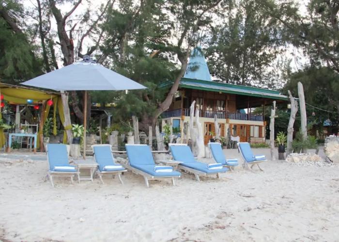 Cemara Beach Resort