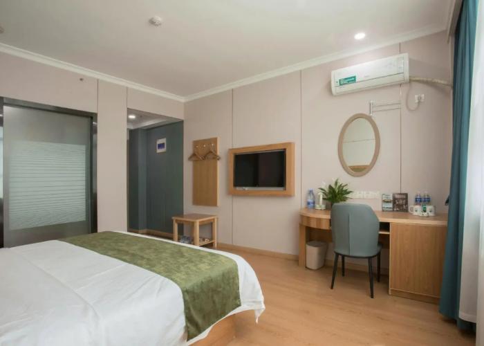 GreenTree Inn Anhui Wuhu Yinhu North Road Fangte World Resort South Gate Business Hotel