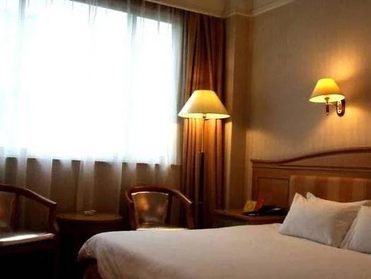 Red Sun Hotel