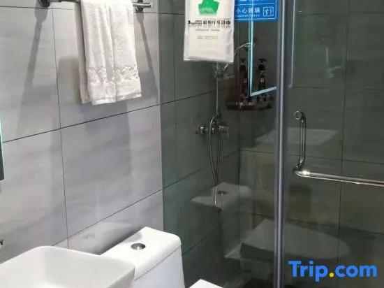 Longjin Business Hotel