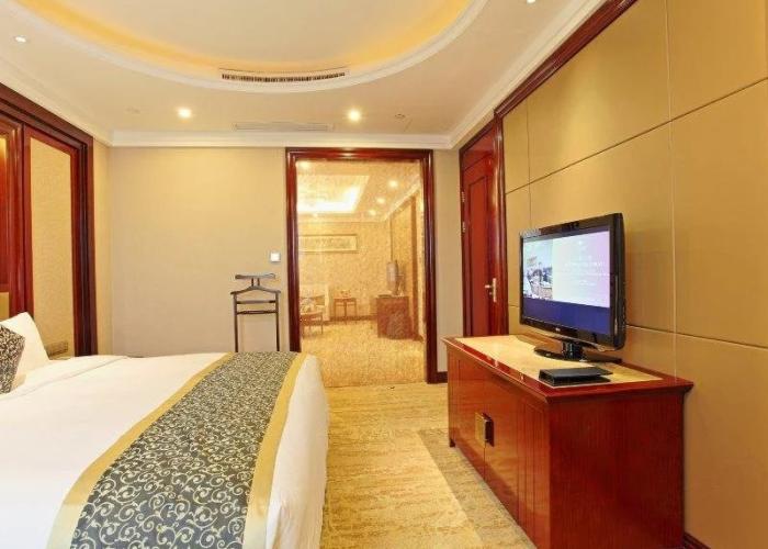 Chutian Guangdong International Hotel