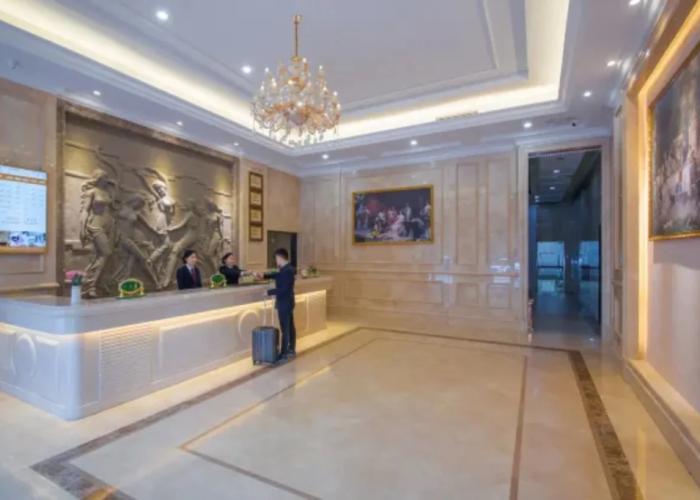 Vienna Hotel (Wuhan Central China Normal University, Huquan Metro Station)