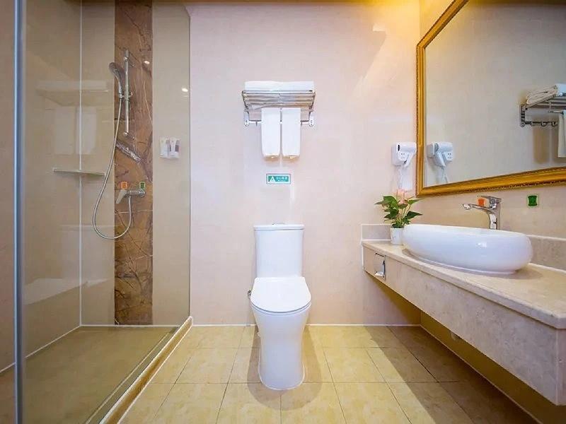 фото Vienna 3 Best Hotel (Wuhan Yellow Crane Tower Pengliuyang Subway Station)