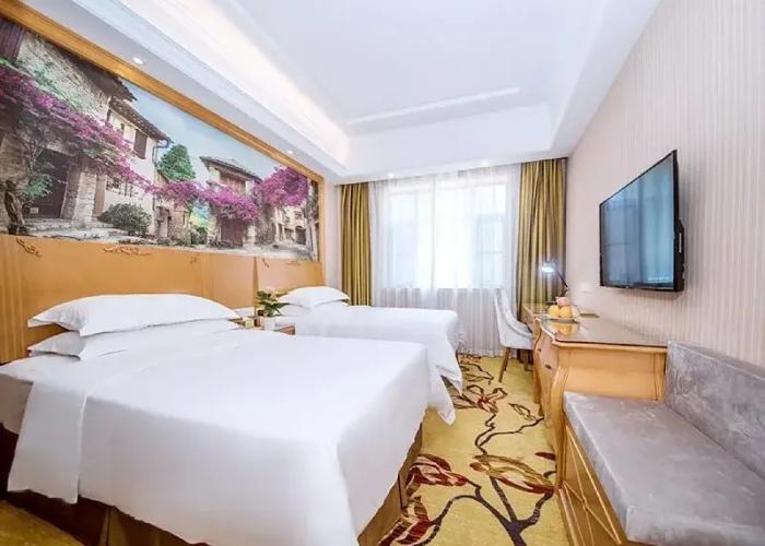 Vienna 3 Best Hotel (Wuhan Yellow Crane Tower Pengliuyang Subway Station)