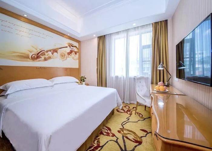 Vienna 3 Best Hotel (Wuhan Yellow Crane Tower Pengliuyang Subway Station)