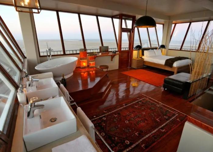 Pelican Point Lodge