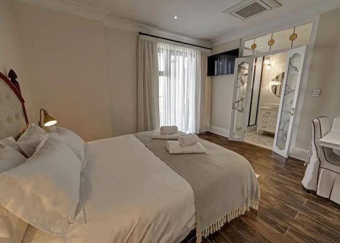 Lagoon Suites Boutique Hotel
